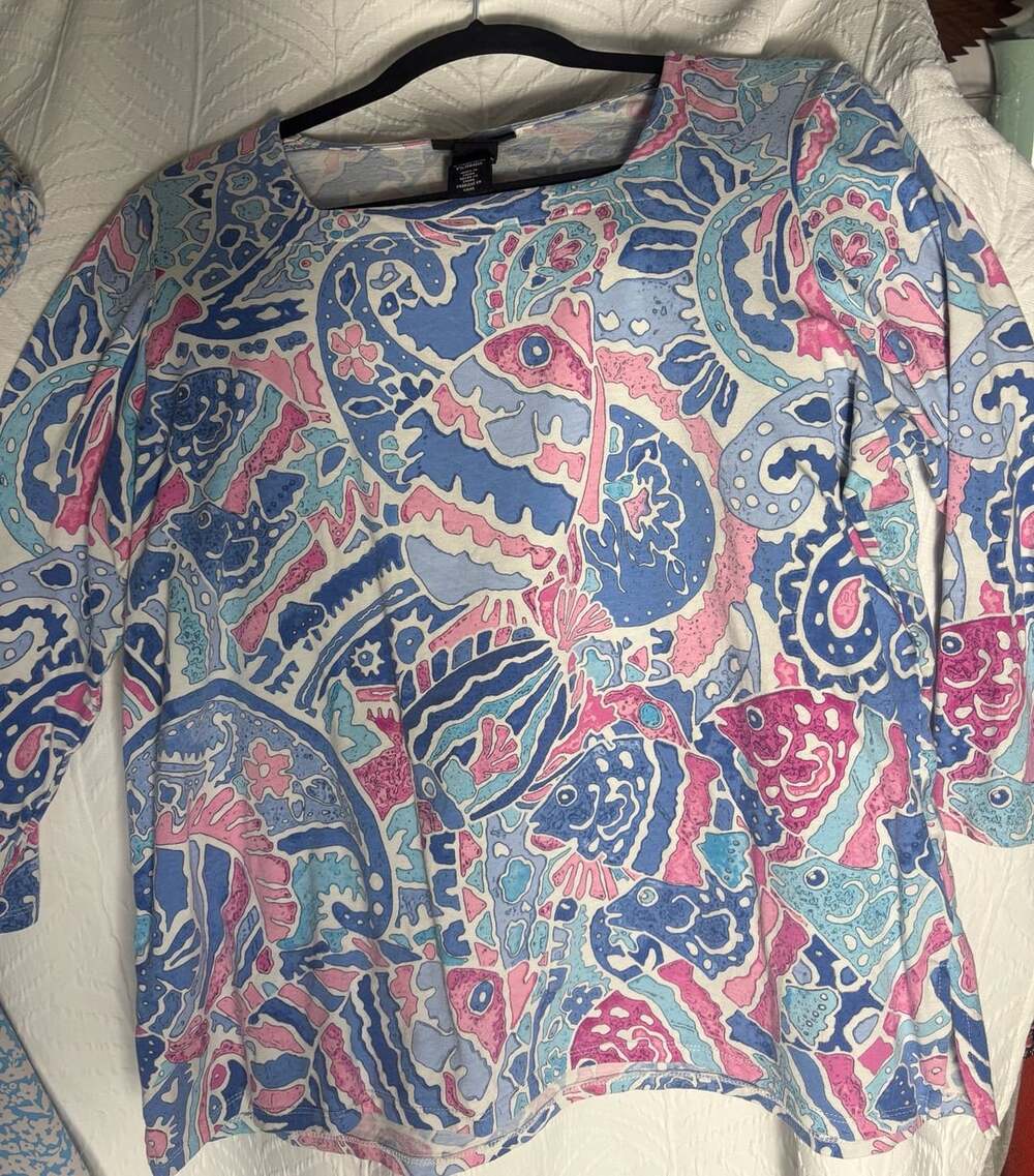 Alfred Dunner Studio Top Size M Blue Pink Paisley Fish Print Long Sleeve